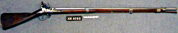 Musköt m 1716 för dragoner med flintlås och bajonett.png