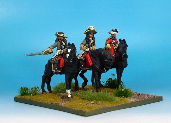 WLOA42a Cuirassier Command; hat; cuirass under coat; standing horses