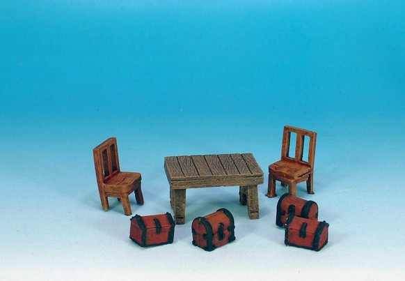 WLOA924: Siege equipment. Furniture and chests
